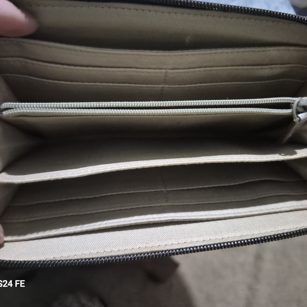 HOBO Olive Leather Accessory - Picture 4 of 8